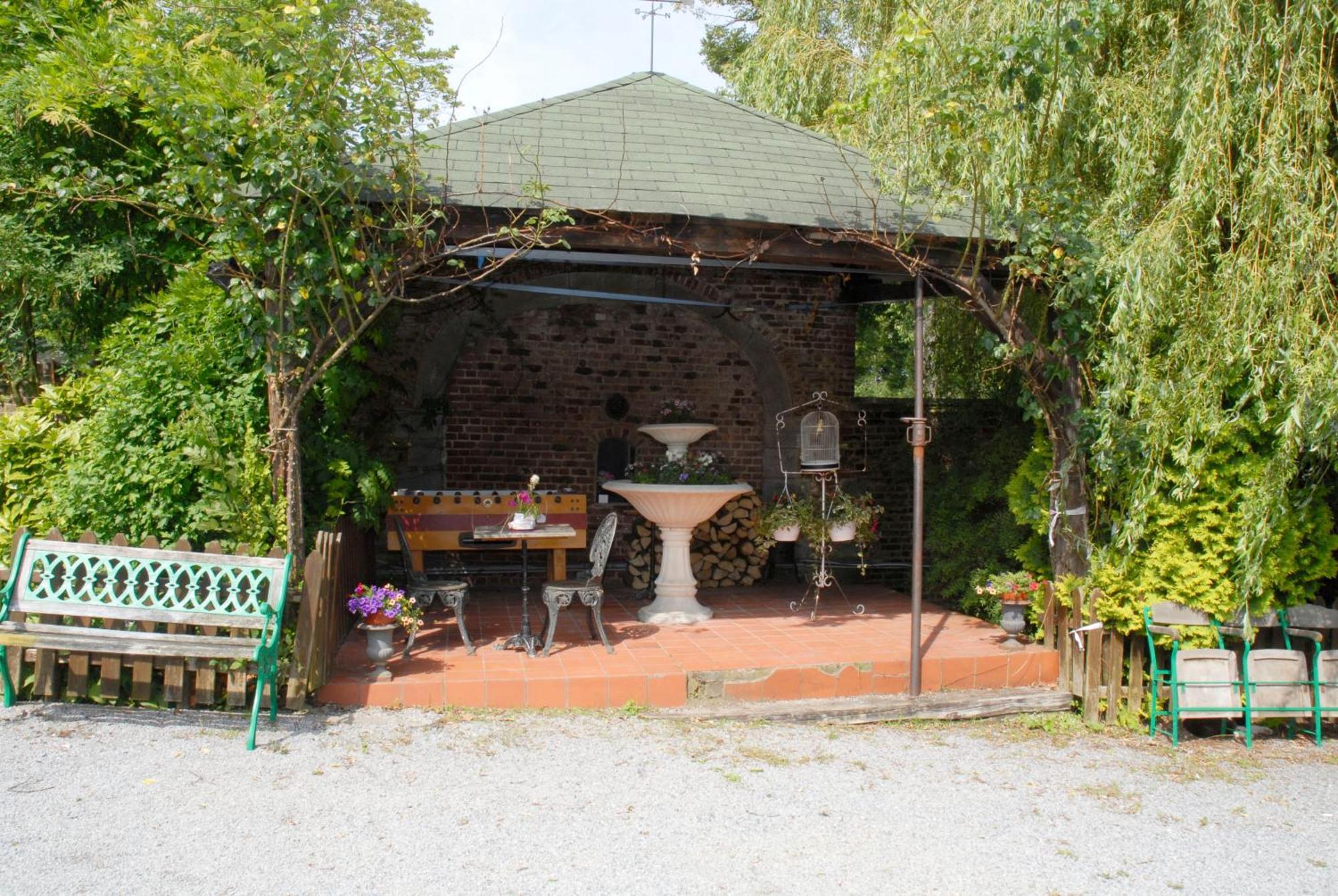 Hotel Restaurant La Ferme De Grambais Нивель Экстерьер фото