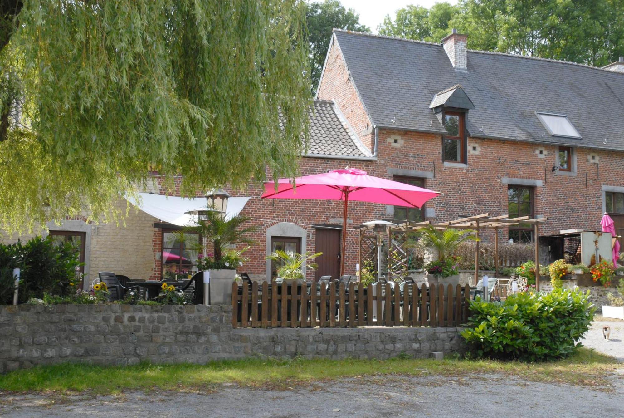 Hotel Restaurant La Ferme De Grambais Нивель Экстерьер фото