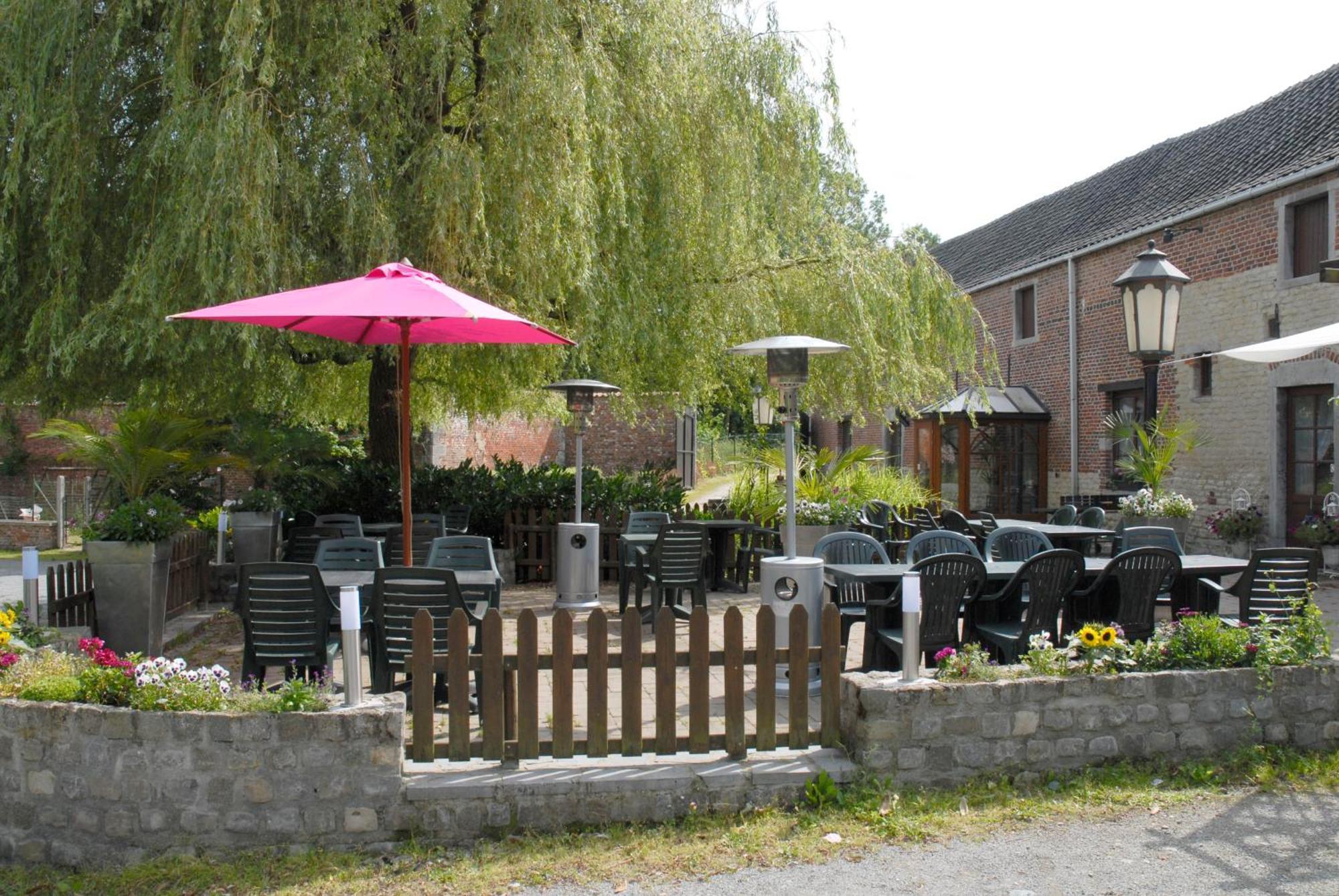 Hotel Restaurant La Ferme De Grambais Нивель Экстерьер фото