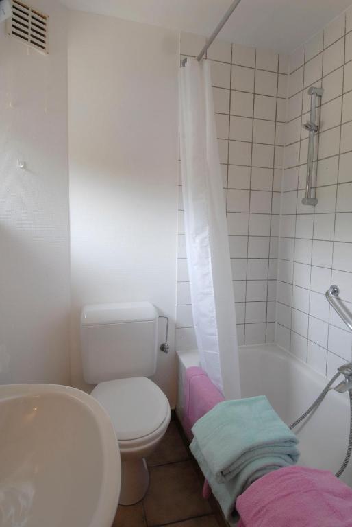 Hotel Restaurant La Ferme De Grambais Нивель Номер фото